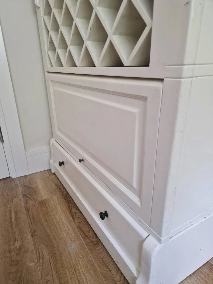 Drinks cabinet. - Image 3