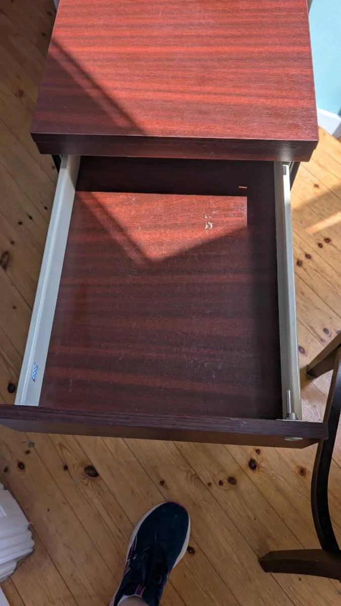 Free Office desk locker - Image 3