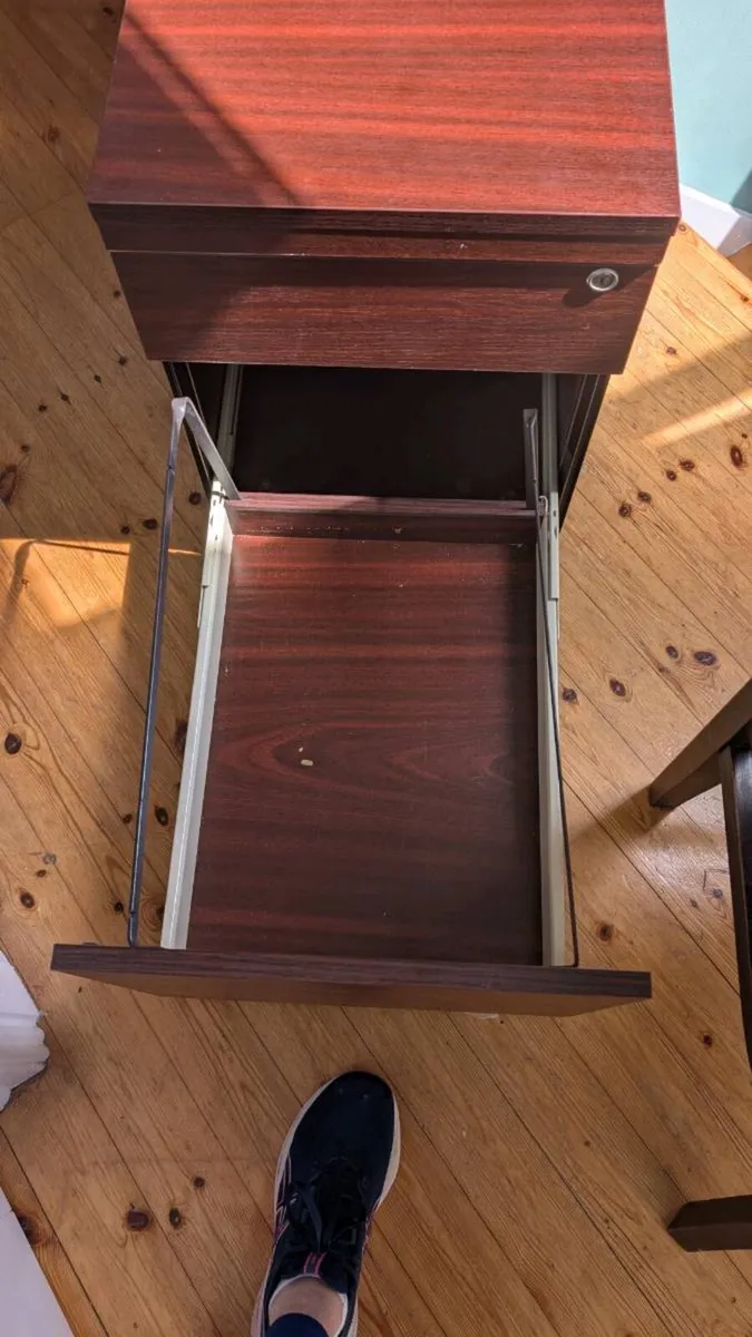 Free Office desk locker - Image 2