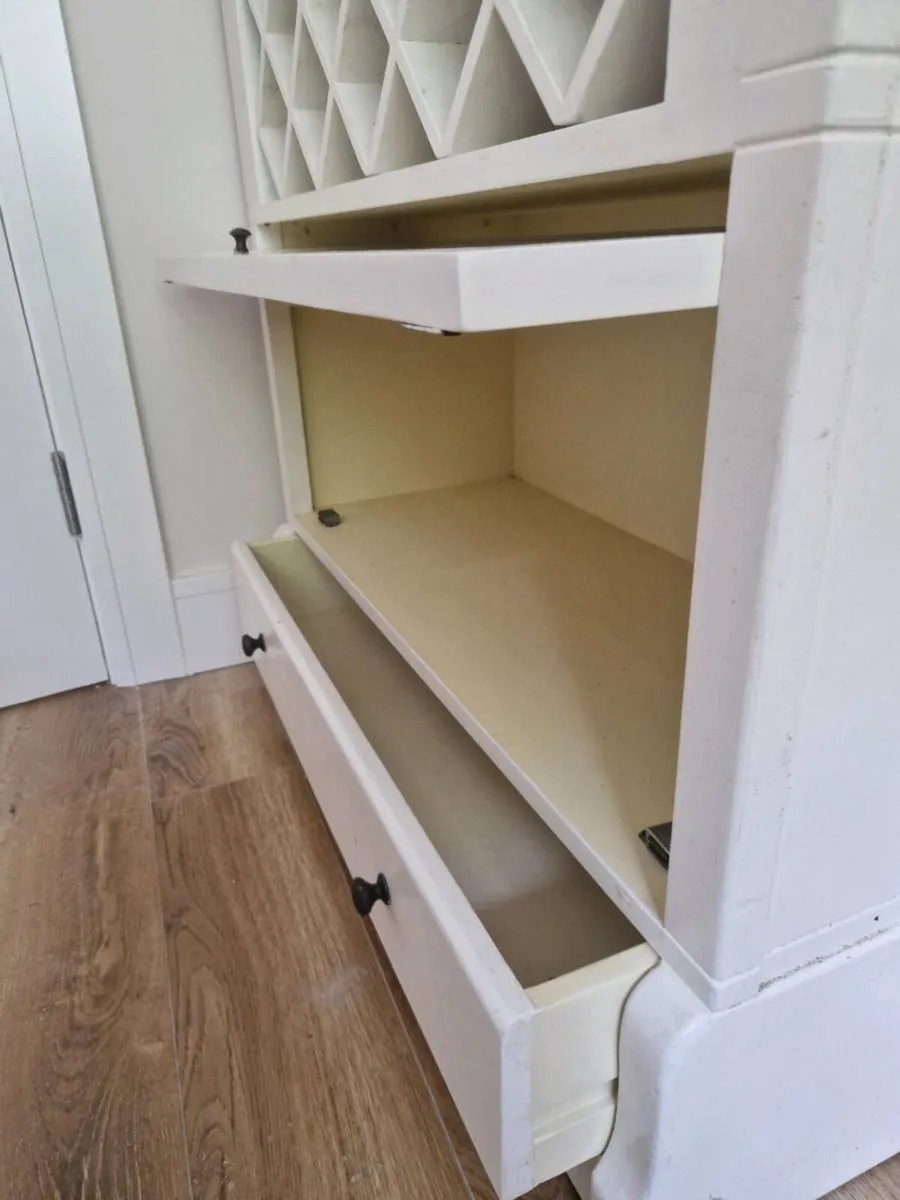 Drinks cabinet. - Image 4