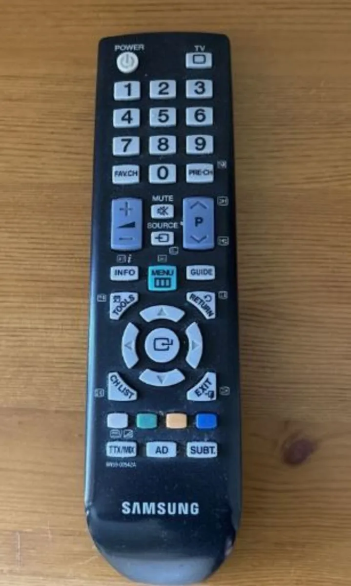 Samsung  32"  HD TV - Image 3