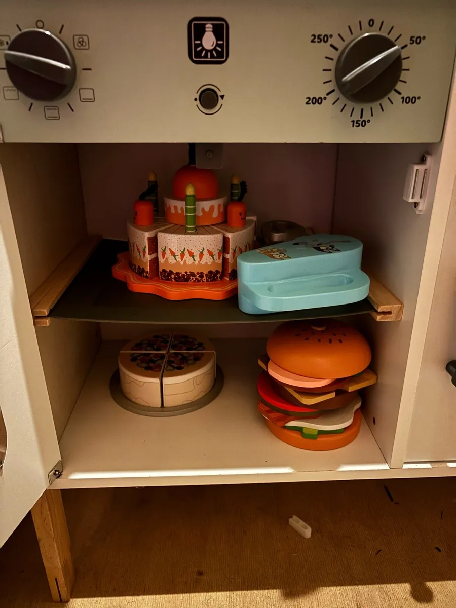 Kids Play Kitchen - Image 2