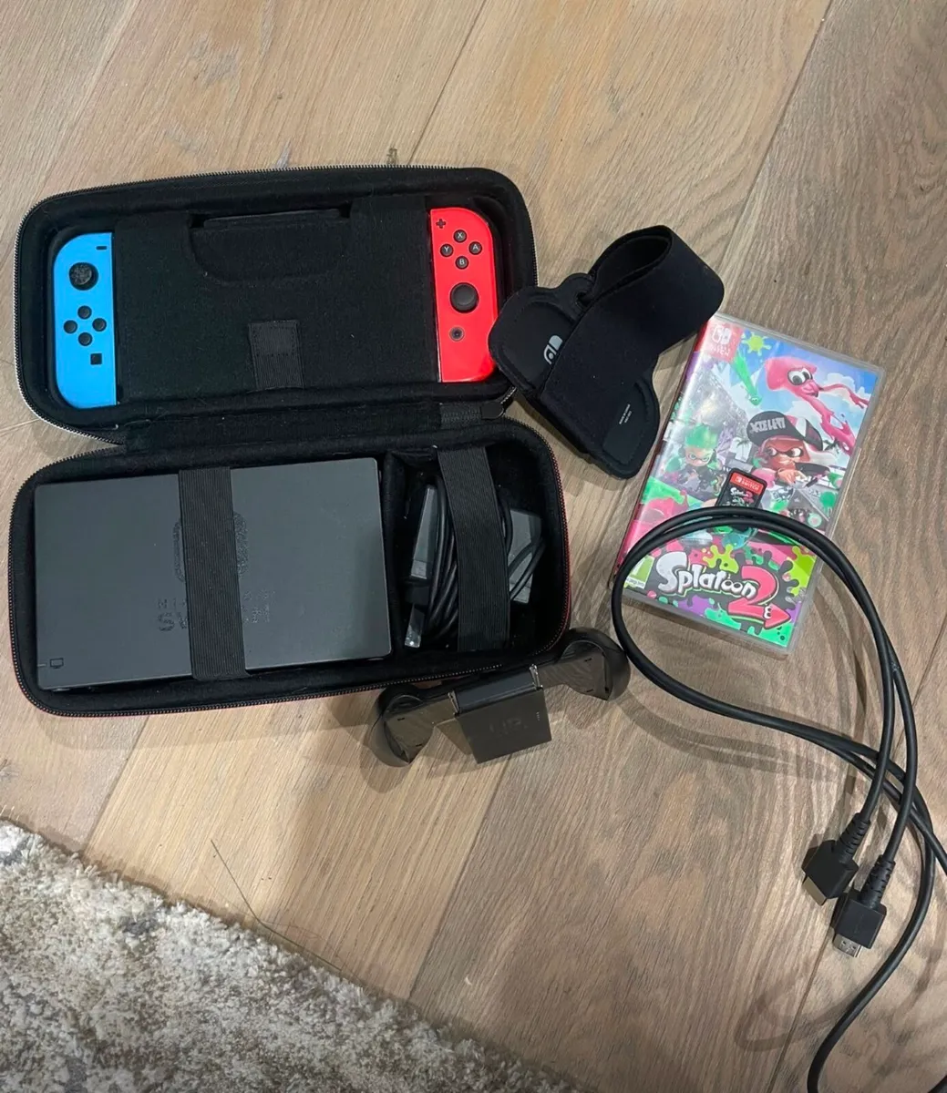Nintendo Switch OLED - Image 1