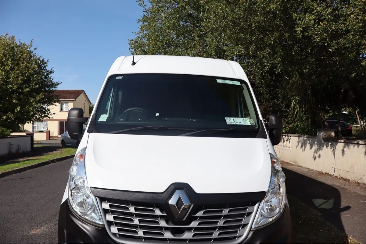 Renault Master - Image 2