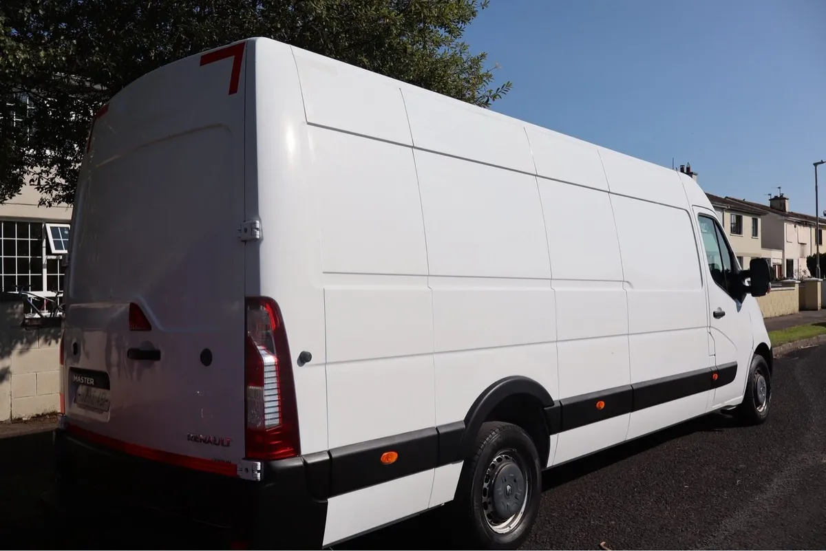 Renault Master - Image 4