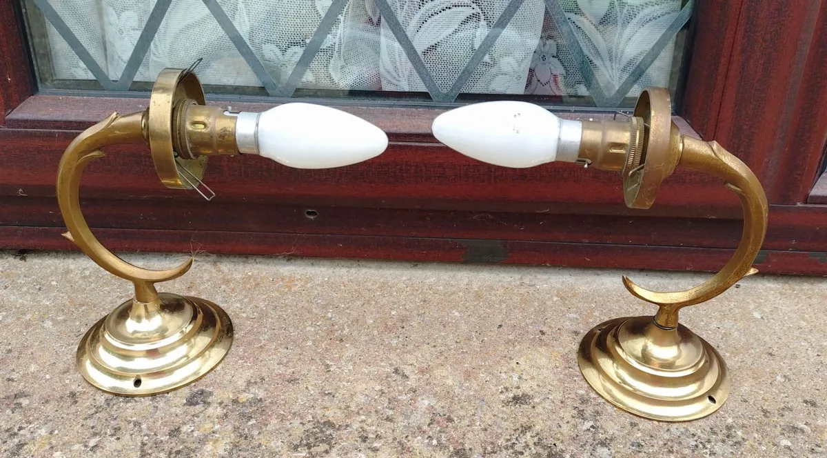 TWO BRASS WALL LIGHTS (NO COVERS FOR LIGHTS). - Image 1