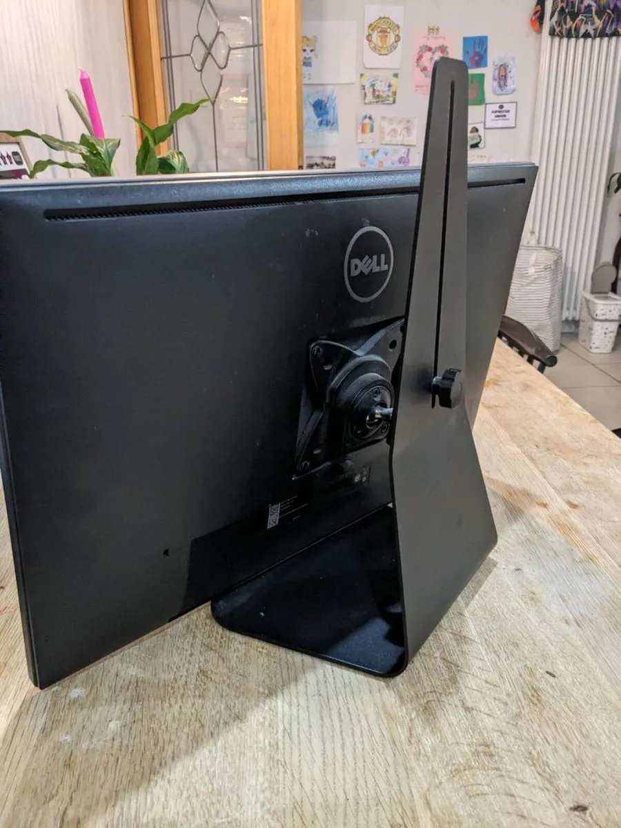 Dell Monitor 24" - Image 2
