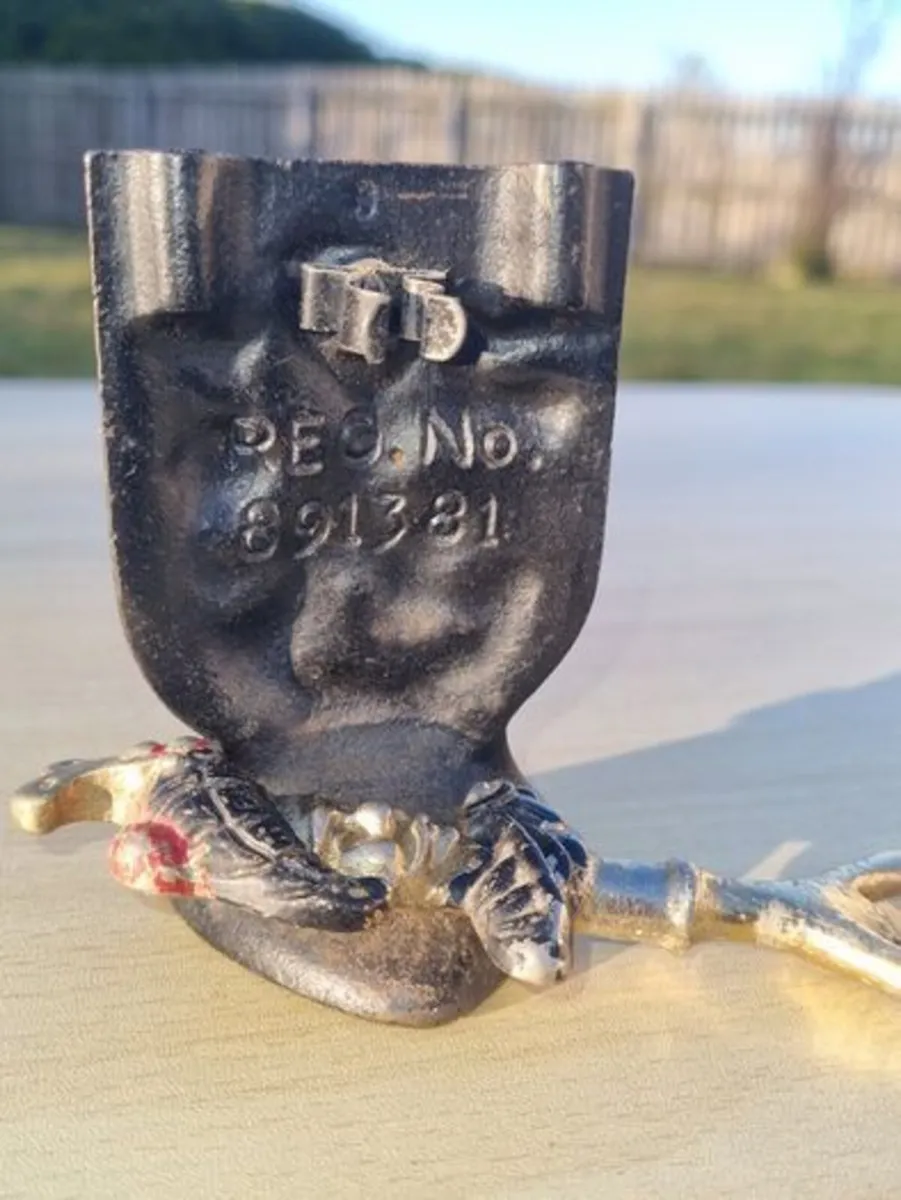 Vintage Cast Iron Scottish Guard Bottle Opener - Image 4