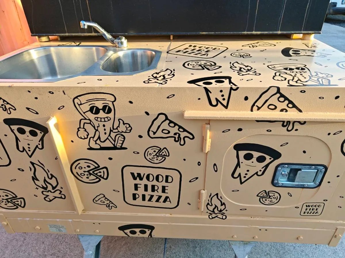 Mobile wood fired pizza oven - Image 3