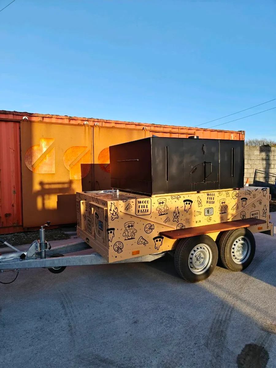 Mobile wood fired pizza oven - Image 2