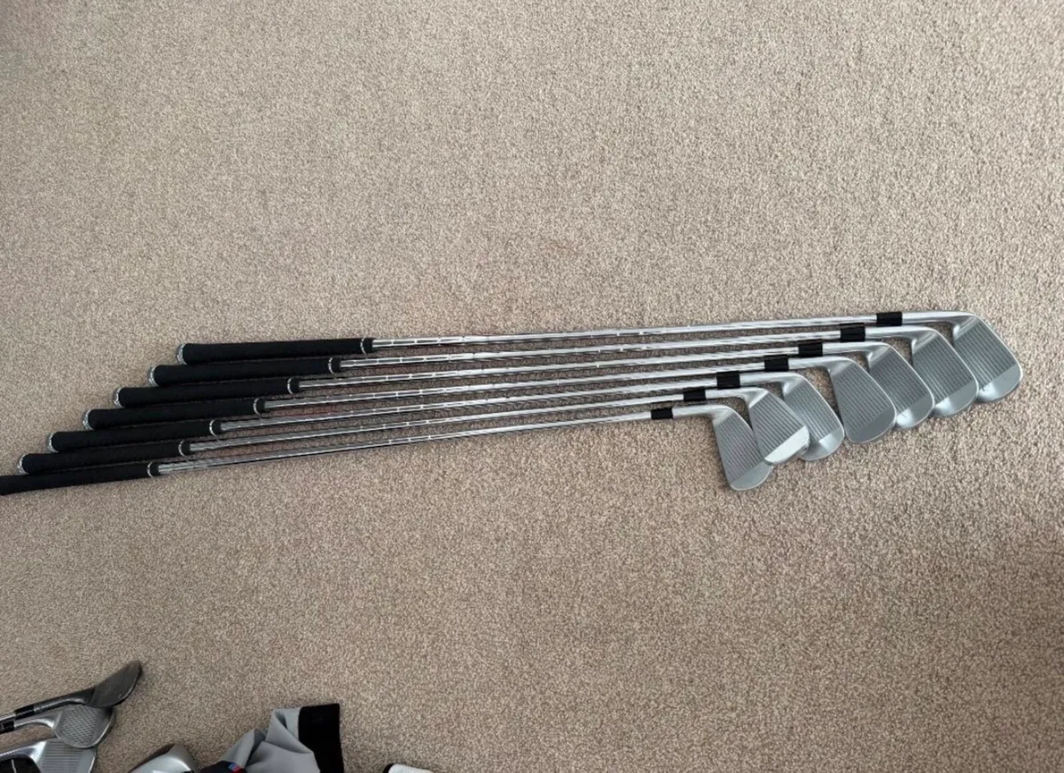 Taylormade golf club set - Image 3
