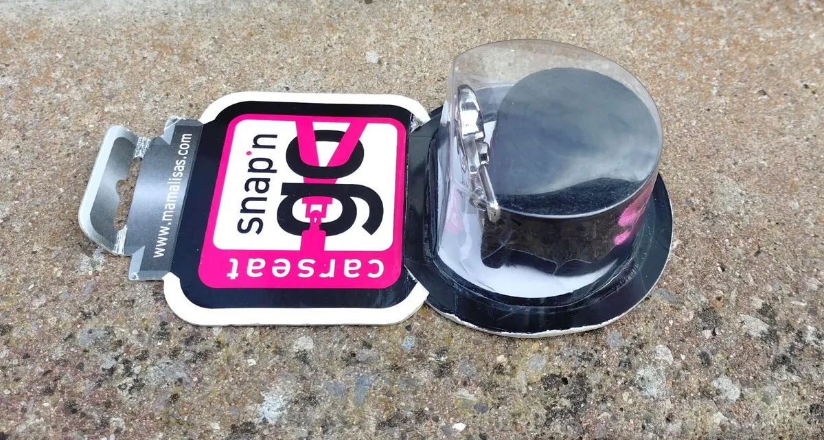 Snap N Go, Car Seat Strap (new). - Image 1