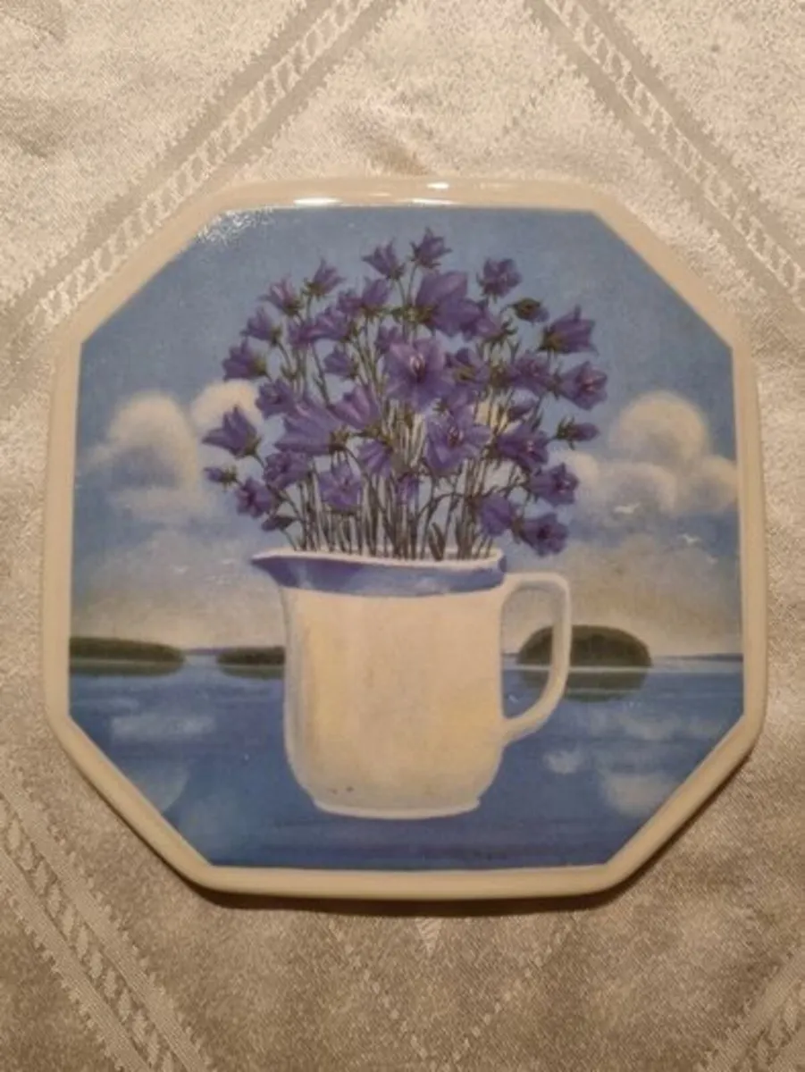 Arabia Of Finland Plate or stand - Image 1