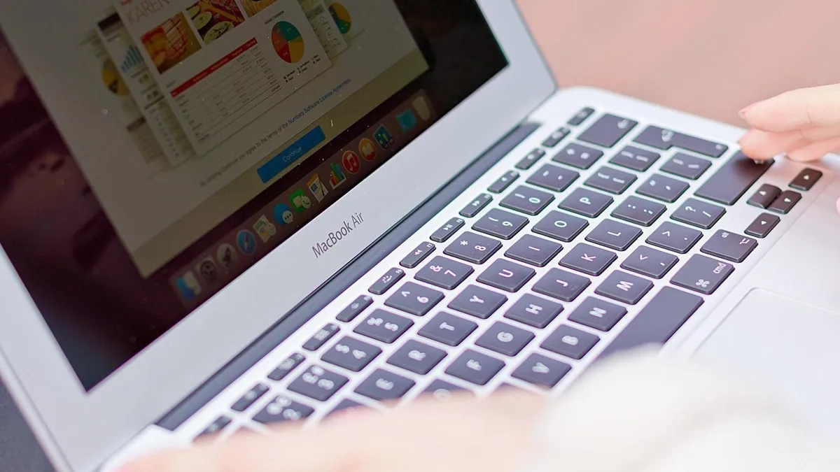 2015 Apple Macbook Air 13" A1466 i7 8GB 500GB SSD - Image 2