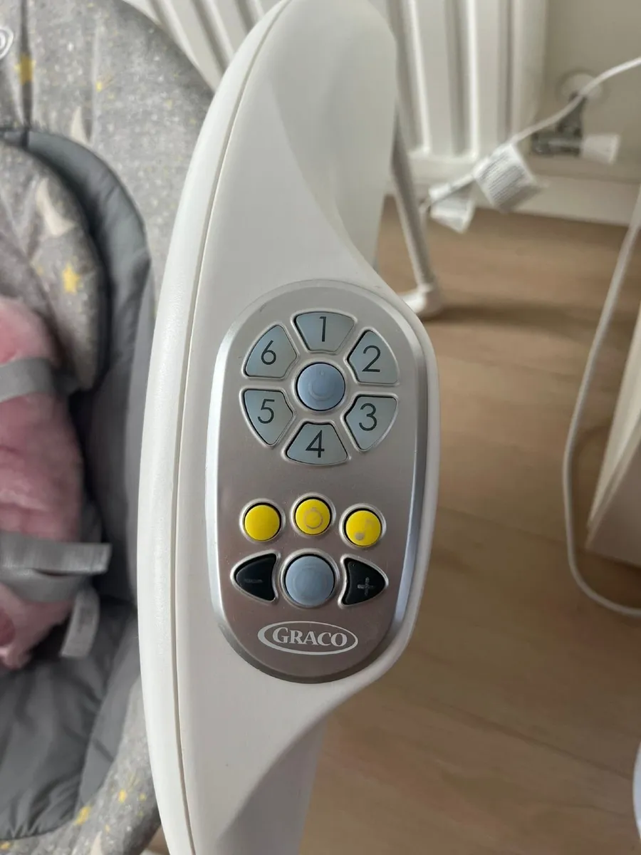 Graco baby swing free delivery! - Image 2