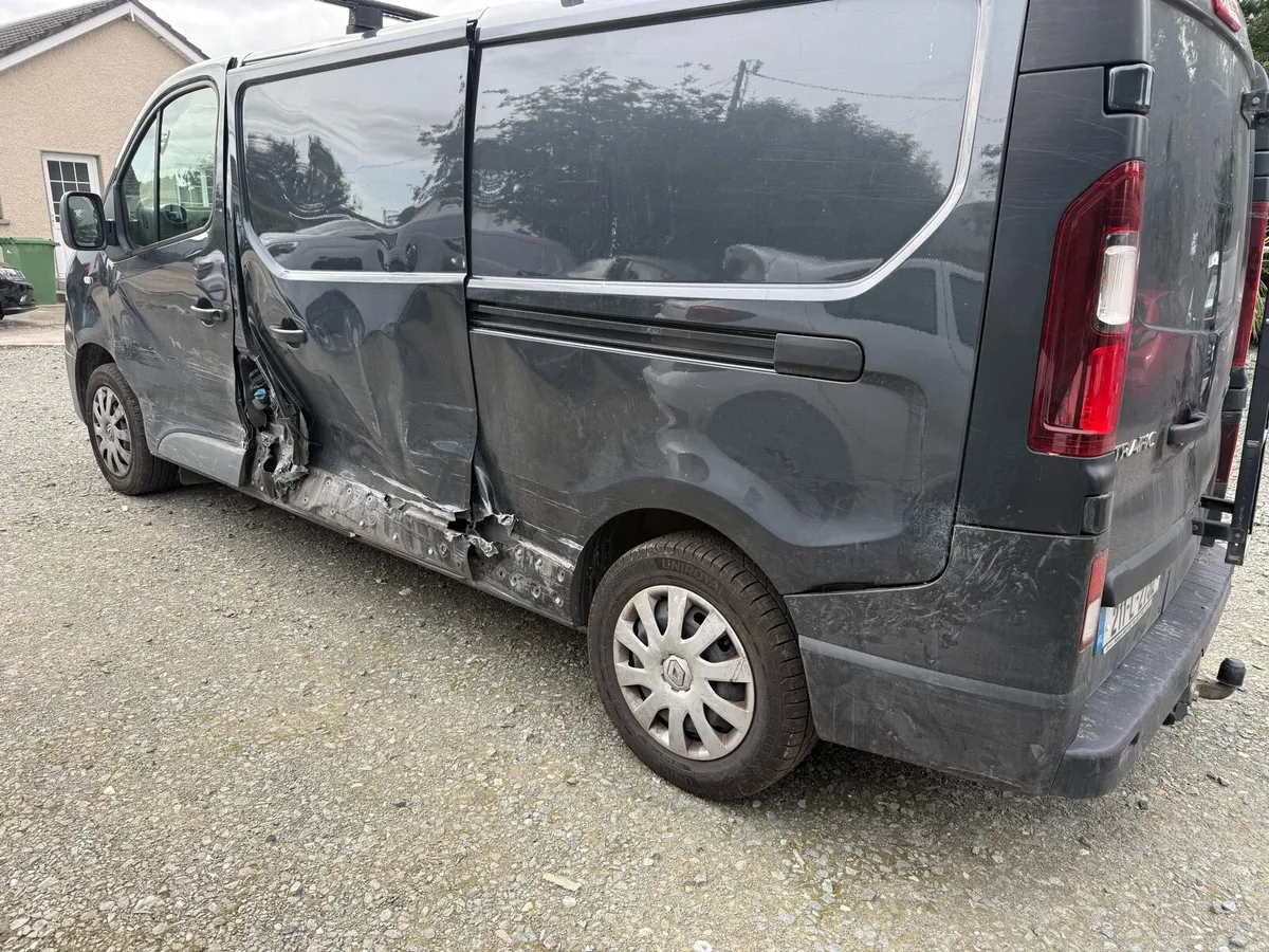 211 Renault trafic 2.0 - Image 3