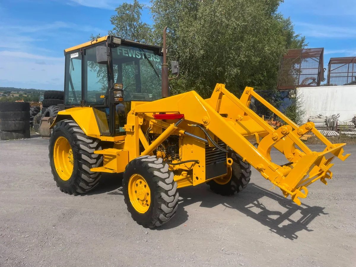 Massey Ferguson 50HX Digger Loader - Image 3