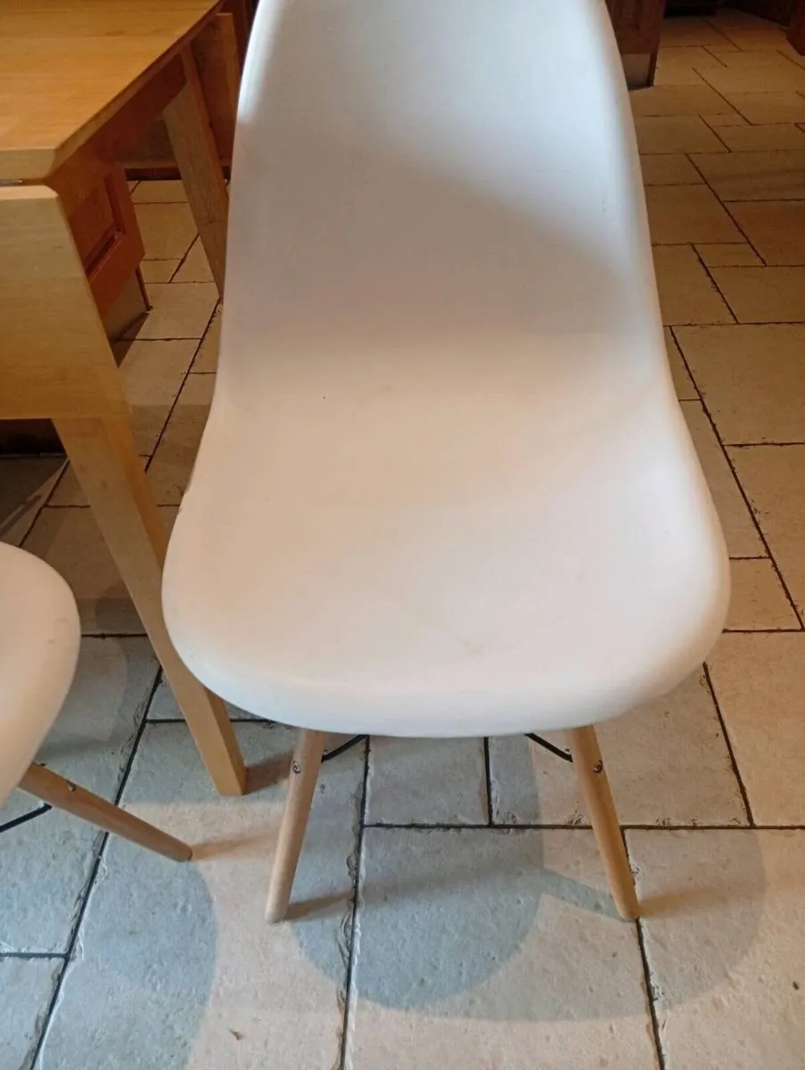 Folding table and 2 chairs - Image 3