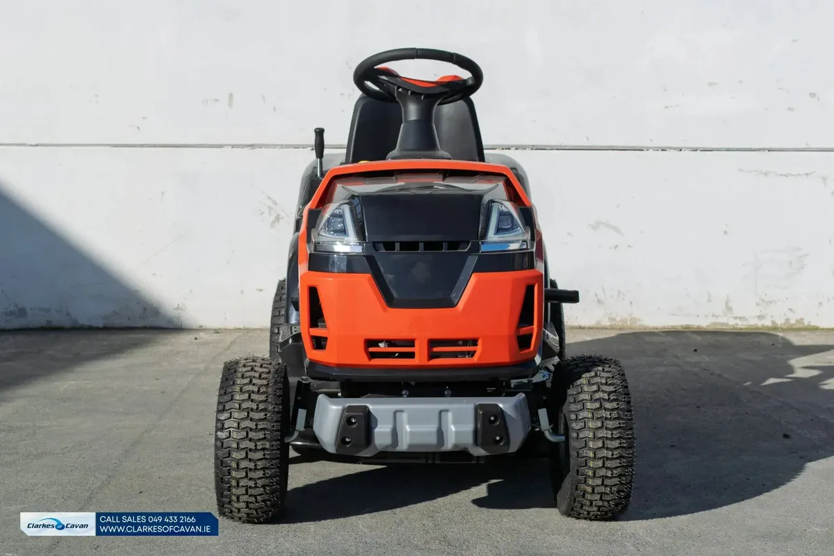 Oleo-Mac 16hp Ride On Lawnmower 36" Deck - Image 2