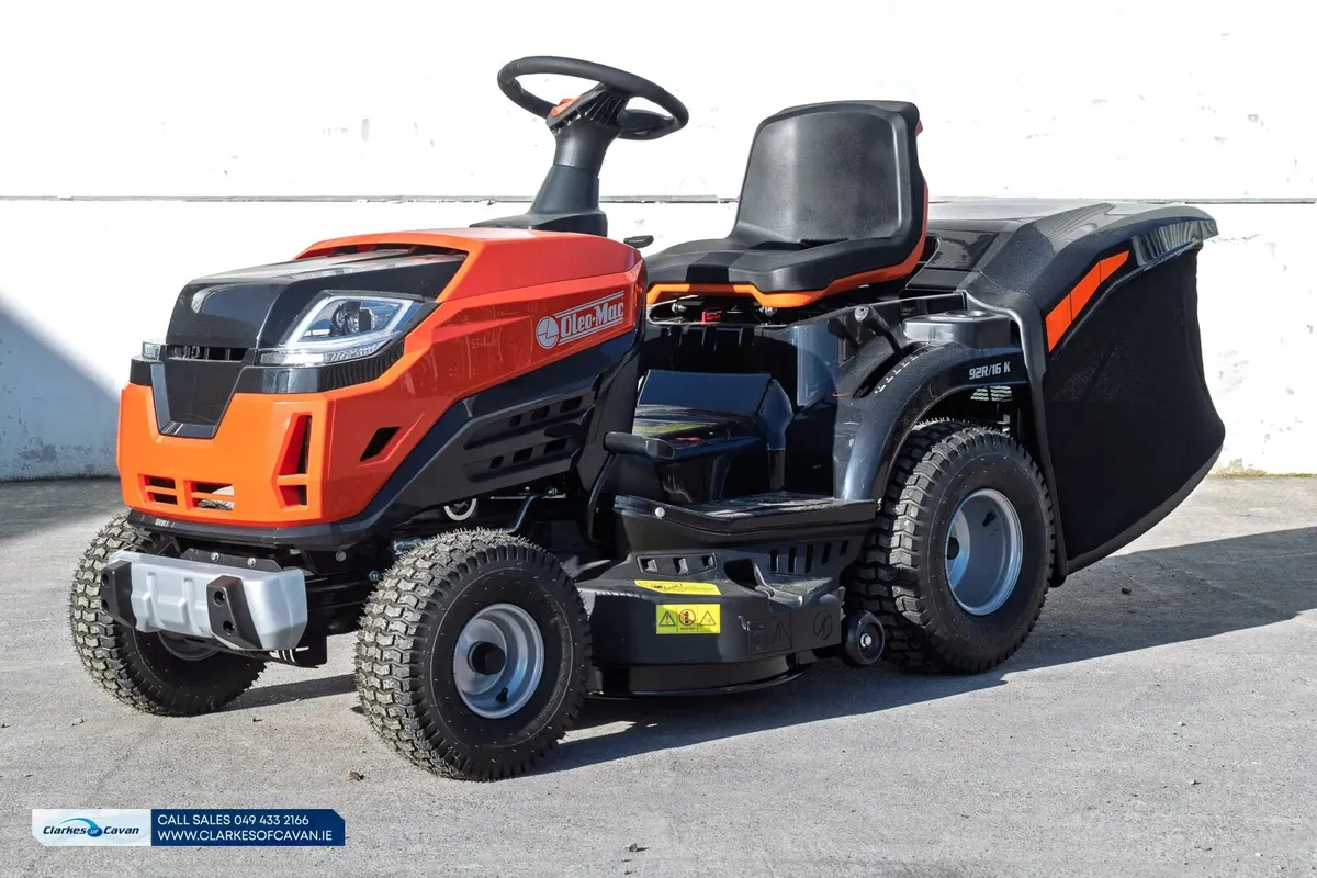 Oleo-Mac 16hp Ride On Lawnmower 36" Deck - Image 1