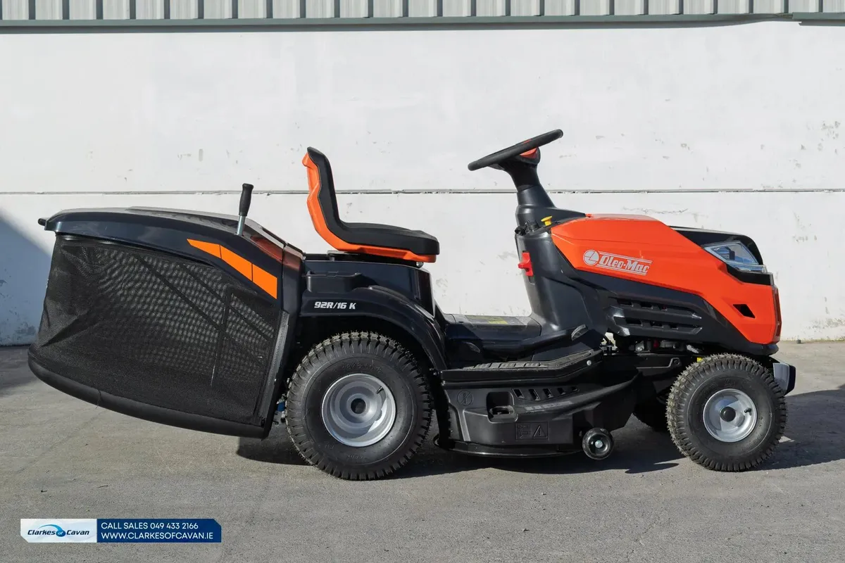 Oleo-Mac 16hp Ride On Lawnmower 36" Deck - Image 3