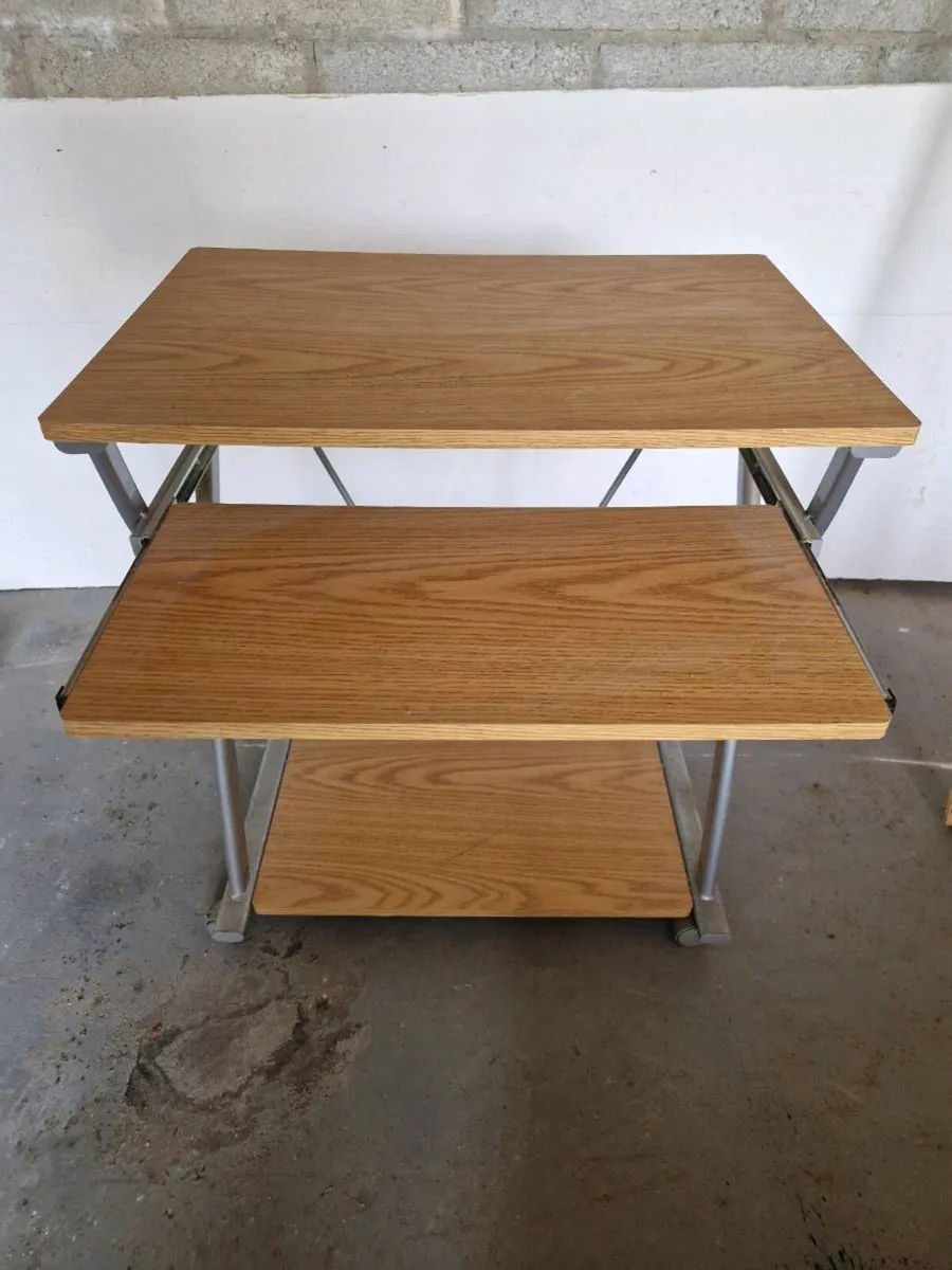 Computher table - Image 1
