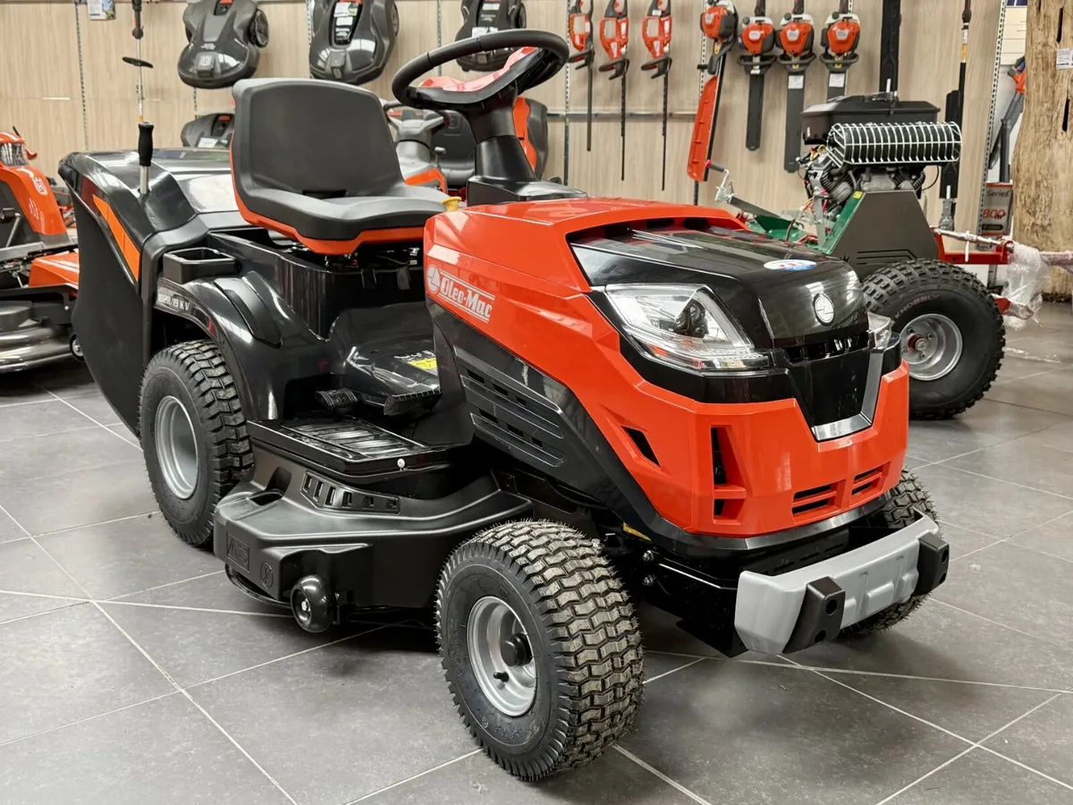 Oleo-Mac 18hp Ride On Lawnmower 40" Deck - Image 2