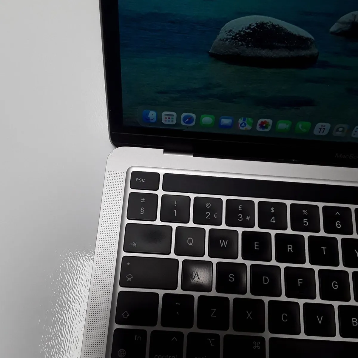 Apple MacBook Pro 13-inch (2020) | Apple M1 Chip | - Image 4