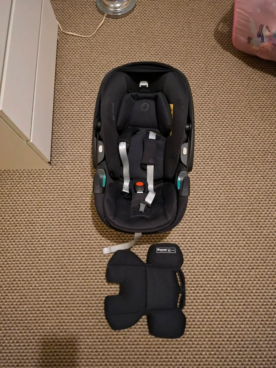 Baby car seat Mxi cosi - Image 1