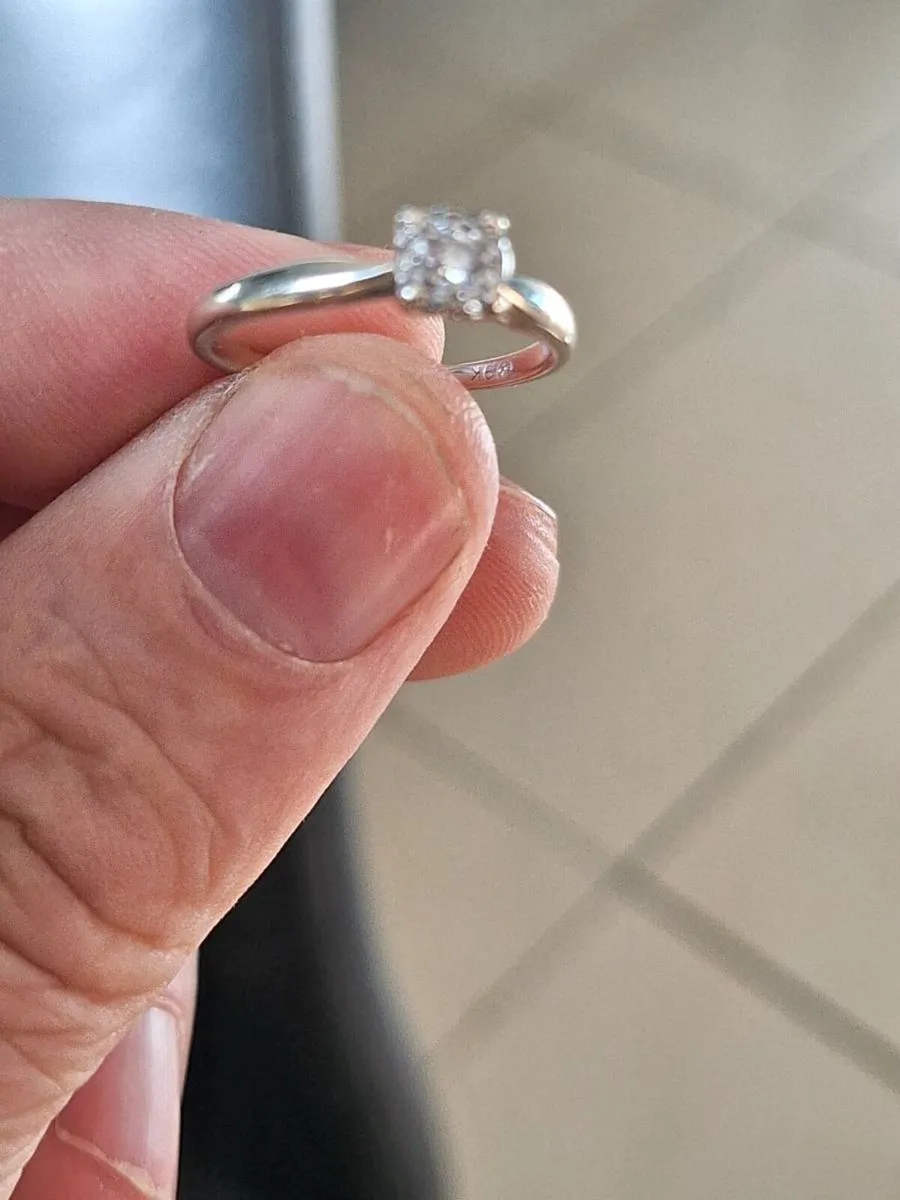 Gold ring - Image 3