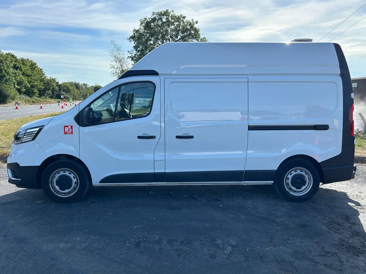 Renault Trafic 2024 & Tail lift - Image 4