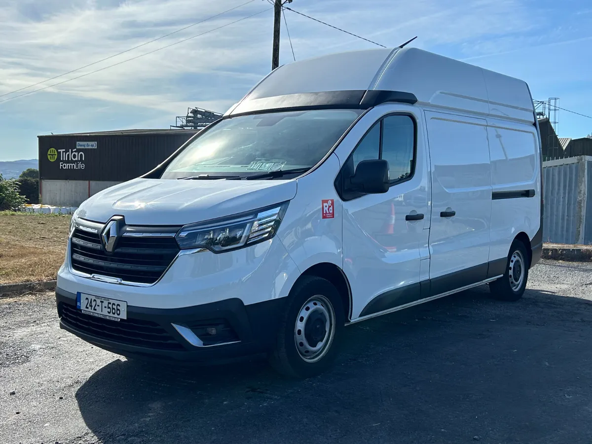 Renault Trafic 2024 & Tail lift - Image 3