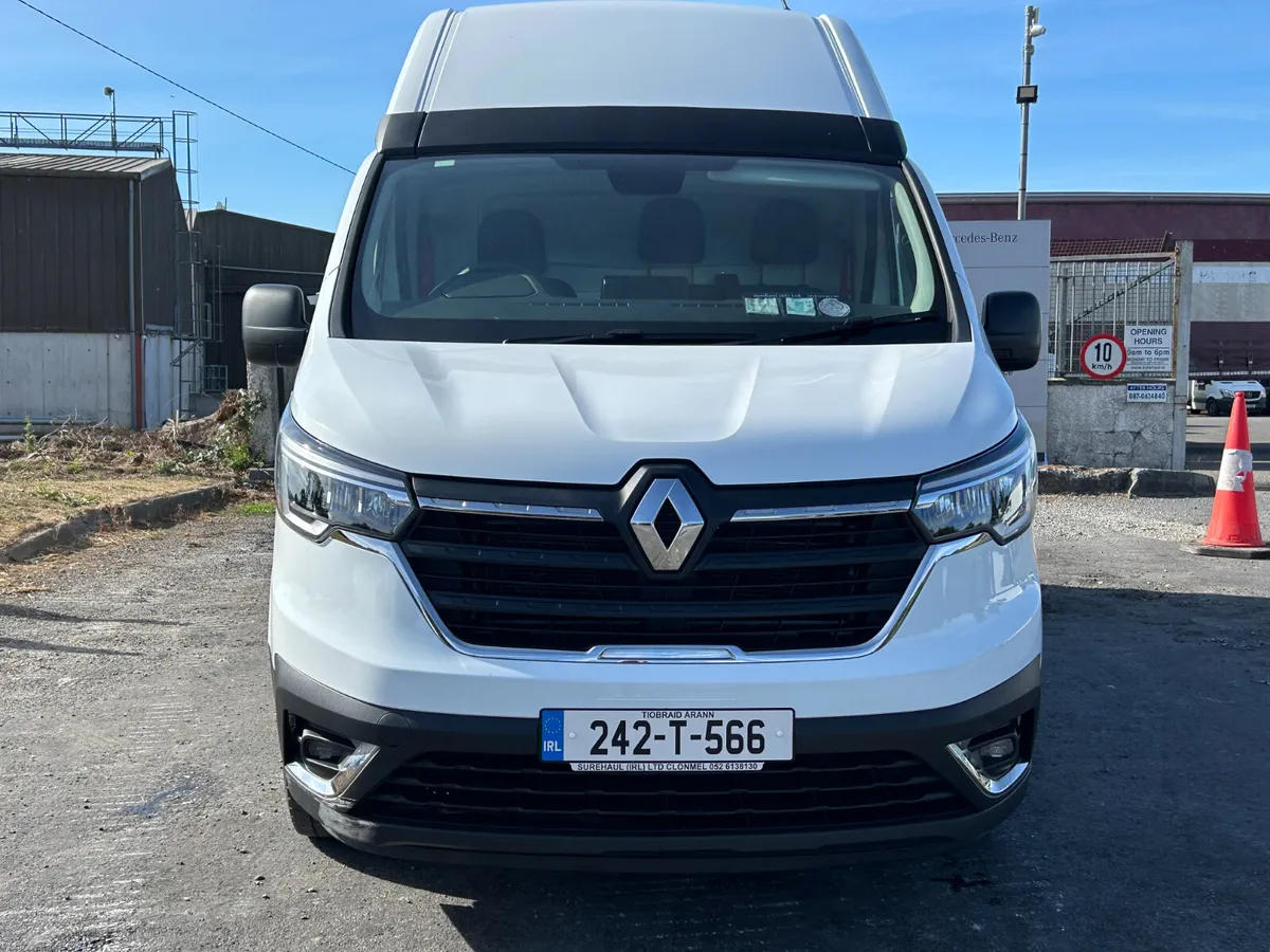 Renault Trafic 2024 & Tail lift - Image 2