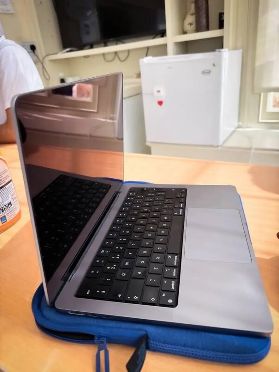 MacBook Pro 14" M2 Pro | 16GB RAM | 512GB SSD | - Image 3