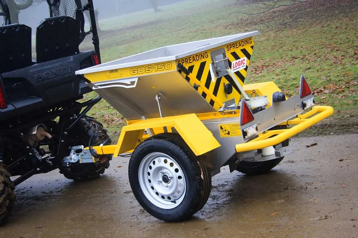 Logic GDS150 Salt Spreader - Image 1