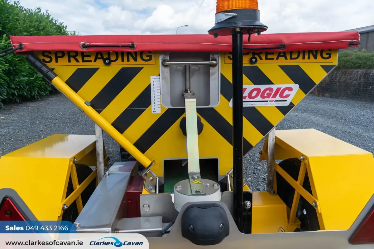 Logic GDS150 Salt Spreader - Image 4