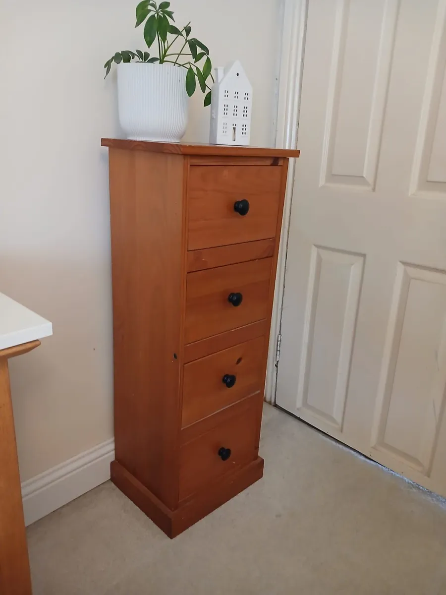 Chest of drawers - Image 1
