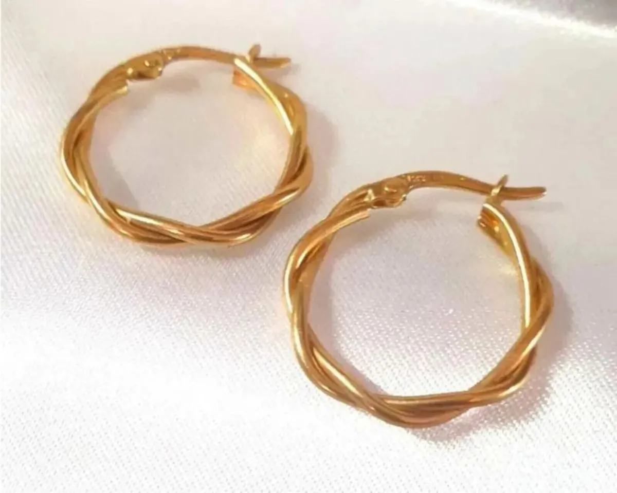 Vintage Hallmarked 9ct Gold Twist Earrings - Image 4