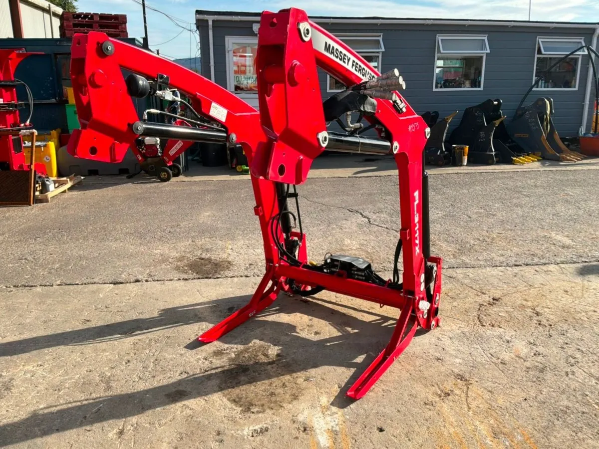 New / unused Massey Ferguson FL3117x front loader. - Image 4