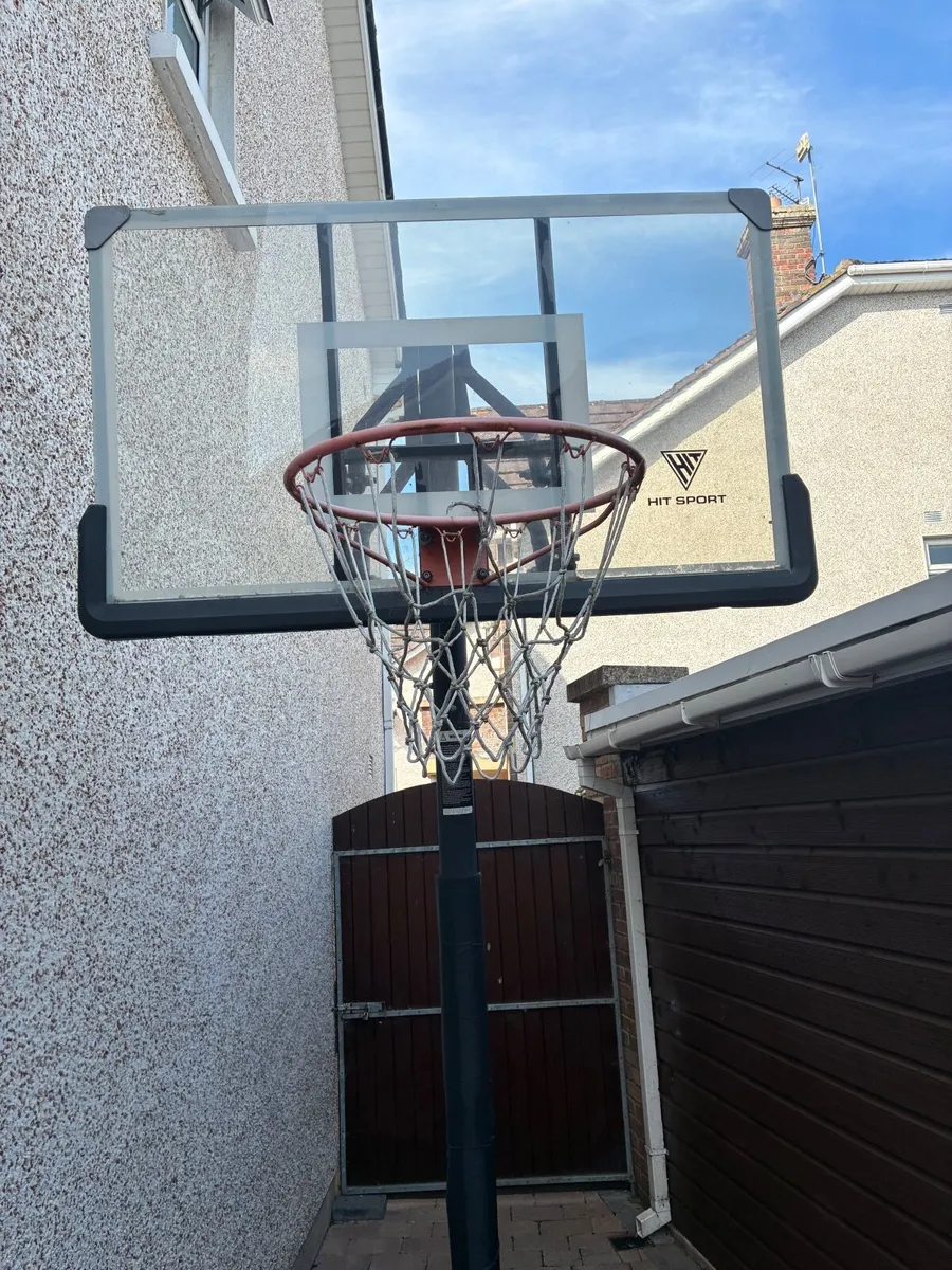 HIT BASKETBALL HOOP - Image 1
