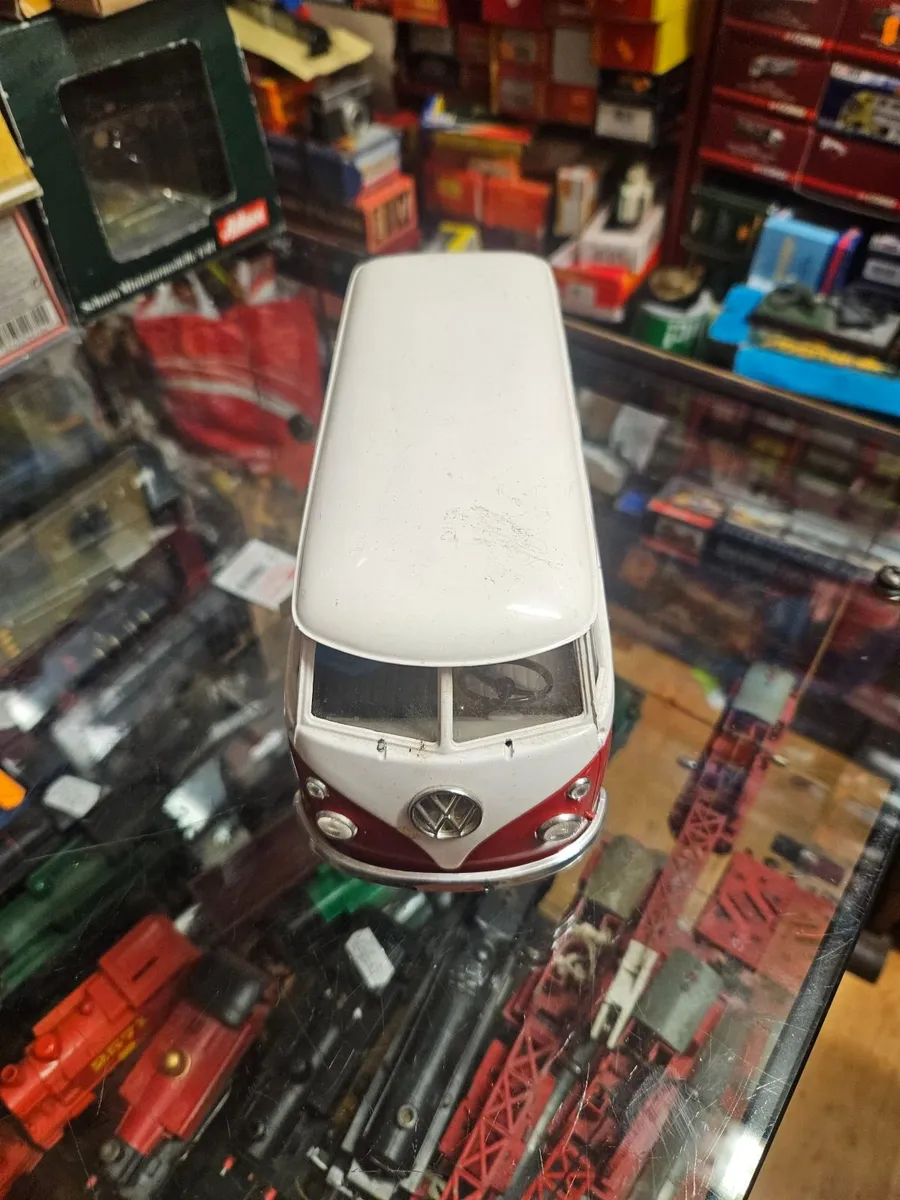 Corgi Solido VW Van 1.18 - Image 1