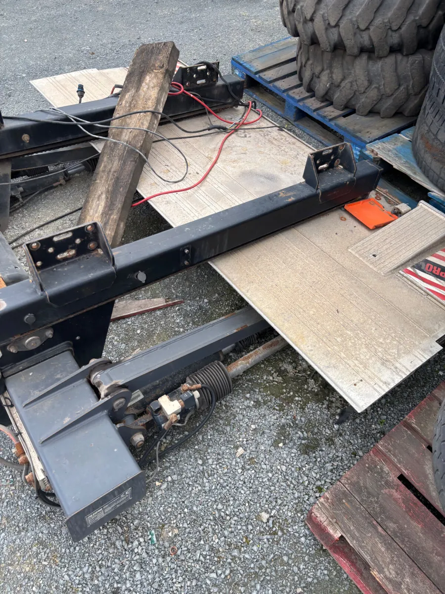 2019 Zepro Tail Lift 2Ton - Image 3