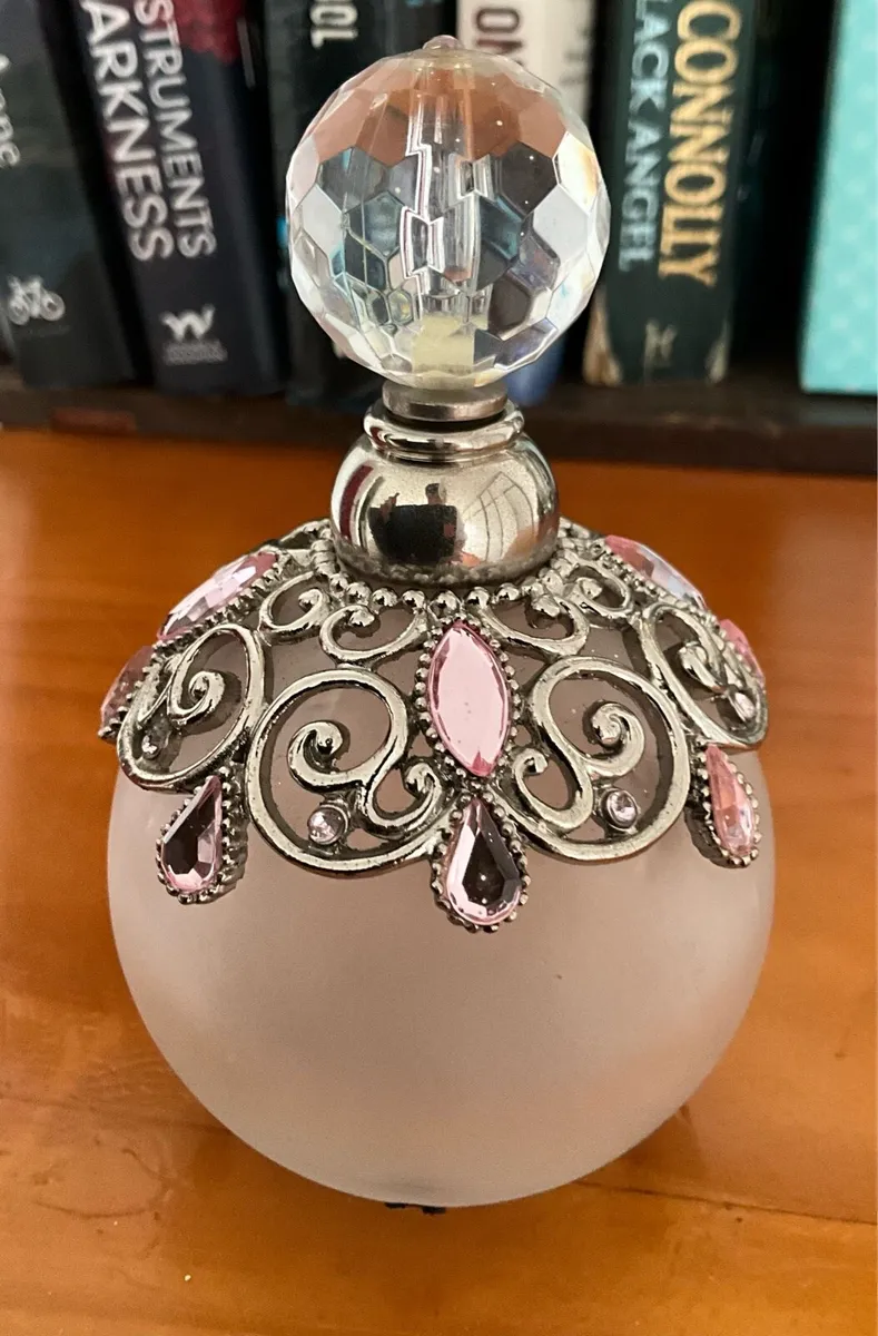 Beautiful Vintage Frosted Glass Perfume Bottle - Image 3