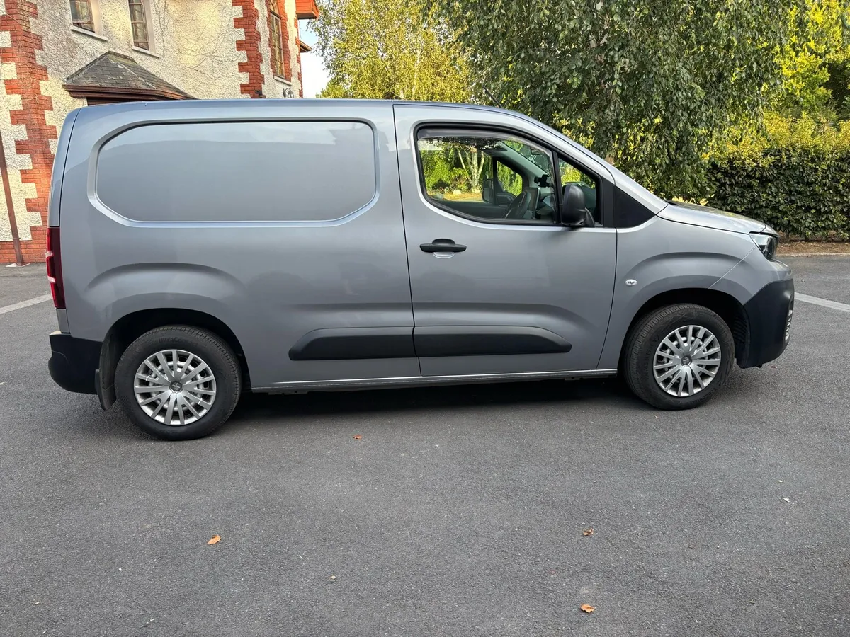 Peugeot Partner Professional Plus Van - Image 2