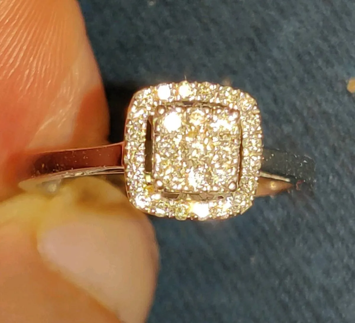 GLITTERY SQUARE DIAMOND, 9CT WHITE Gold New Ring ! - Image 1
