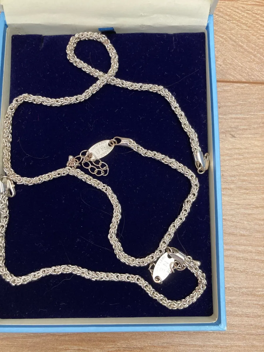 Necklace and bracelet - Image 1