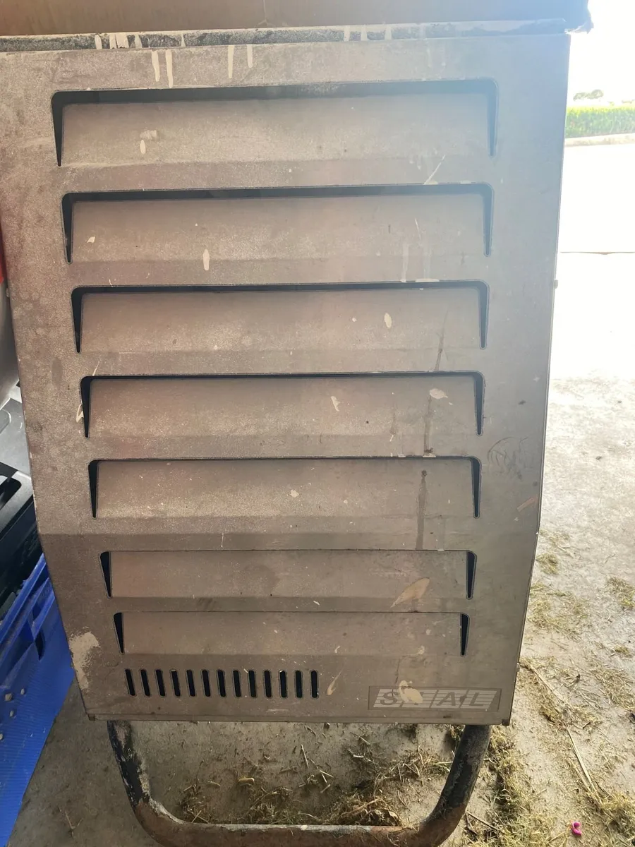Cleaning equipment & materials - Image 4