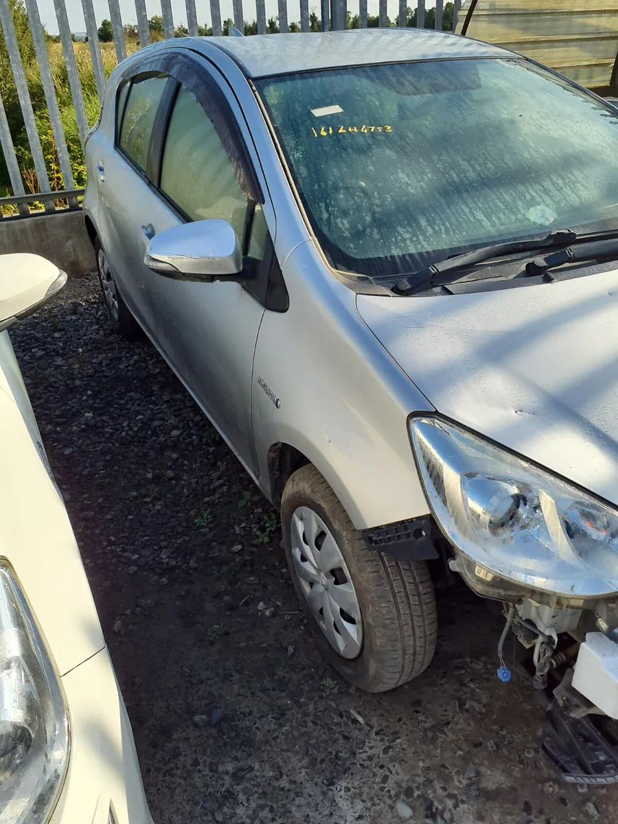 Toyota Aqua 2016 Theft damage - Image 3