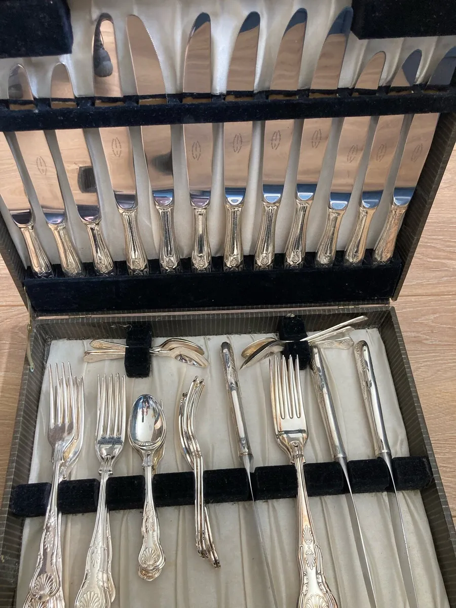 Cutlery Set Newbridge - Image 1