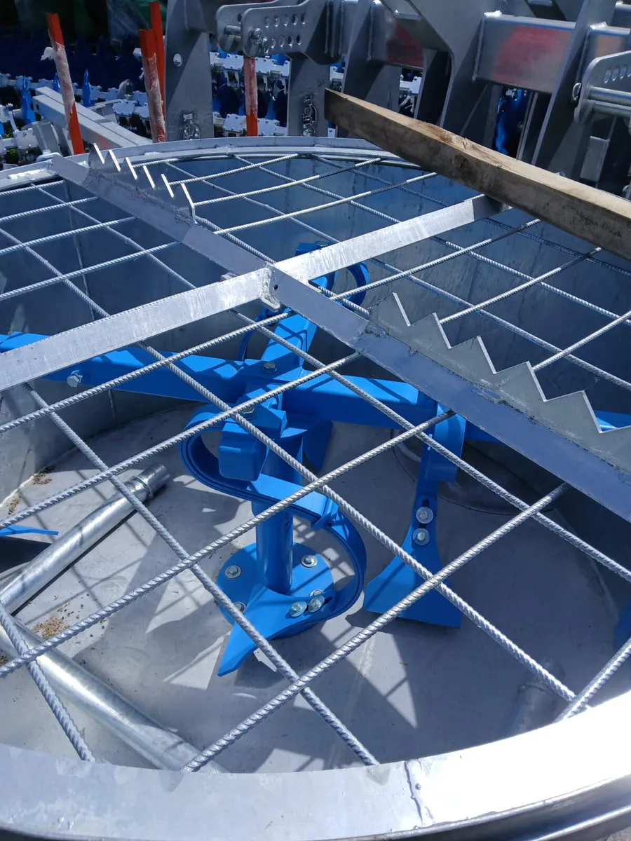 Galvanised Pan Mixer for Teleporters - Image 2